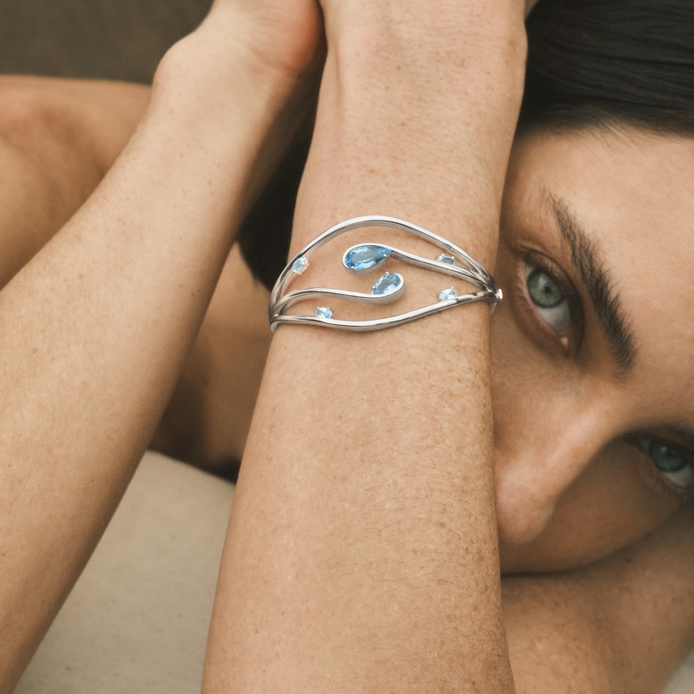 Waves Bracelet in 18k White Gold with Swiss Blue Topazes 4.8 cts - Image 2