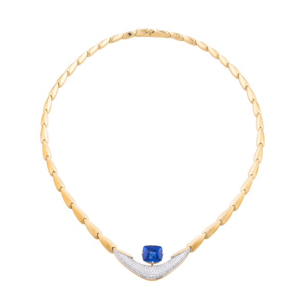 18K yellow gold anchor necklace with 10.17 ct blue sapphire and diamond accents