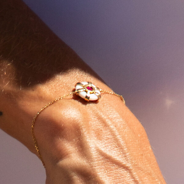 Eden Rock Buoy Bracelet in 18k Yellow Gold with 0.28 ct Rubies and 2.5 ct Agate - Image 3