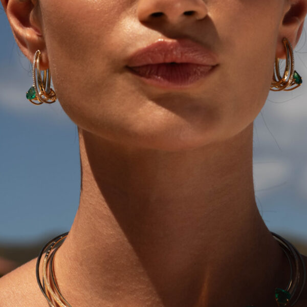 Alternative view of Wire Earrings in 18K Yellow gold earrings with 1.86 ct emeralds and 1.27